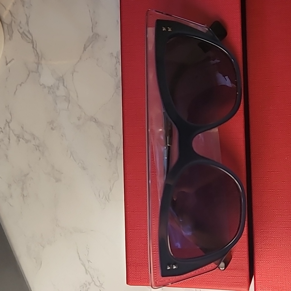 ❤️♦️VALENTINO GARAVANI SUNGLASSES - Picture 13 of 14
